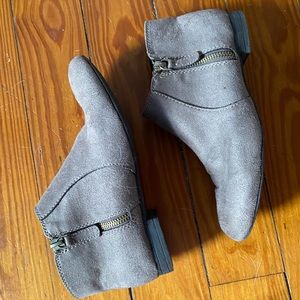 American Eagle booties size 6.5